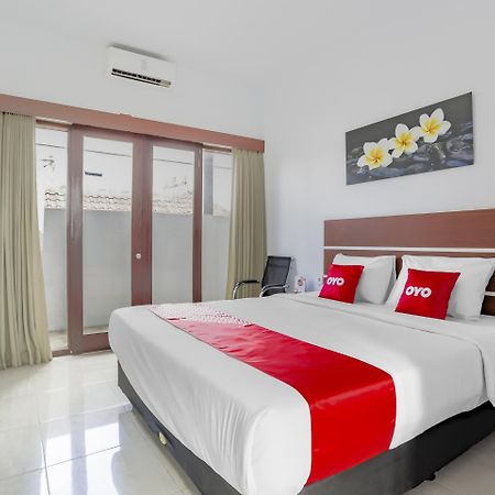 OYO 3852 Valomia Guest House Denpasar Exterior foto