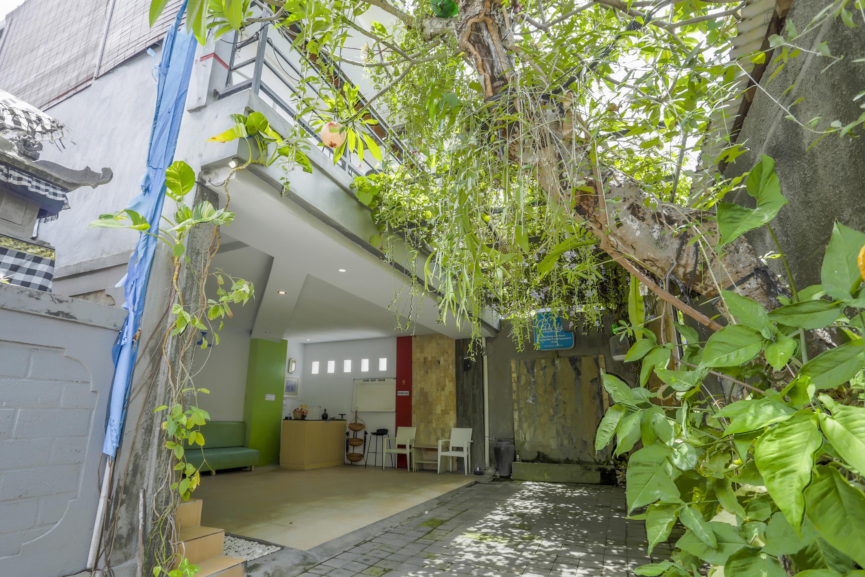 OYO 3852 Valomia Guest House Denpasar Exterior foto